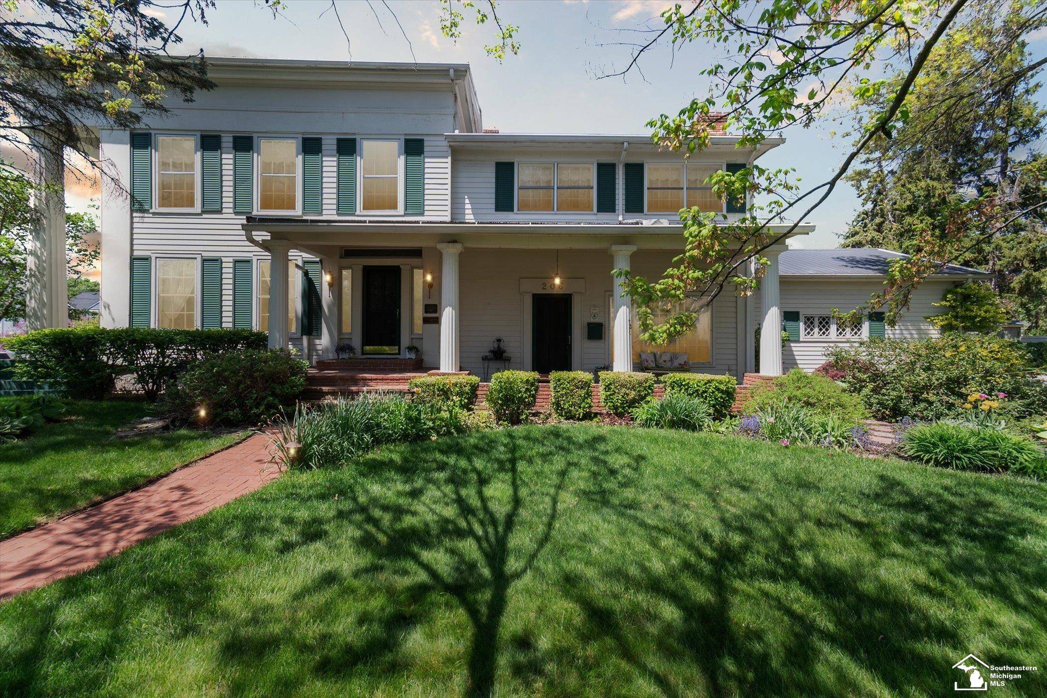 206 W Noble Avenue, Monroe, MI 48162