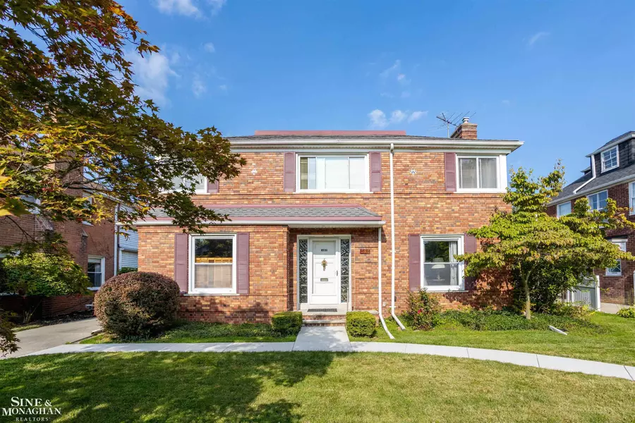 596 Lakeland Street, Grosse Pointe, MI 48230