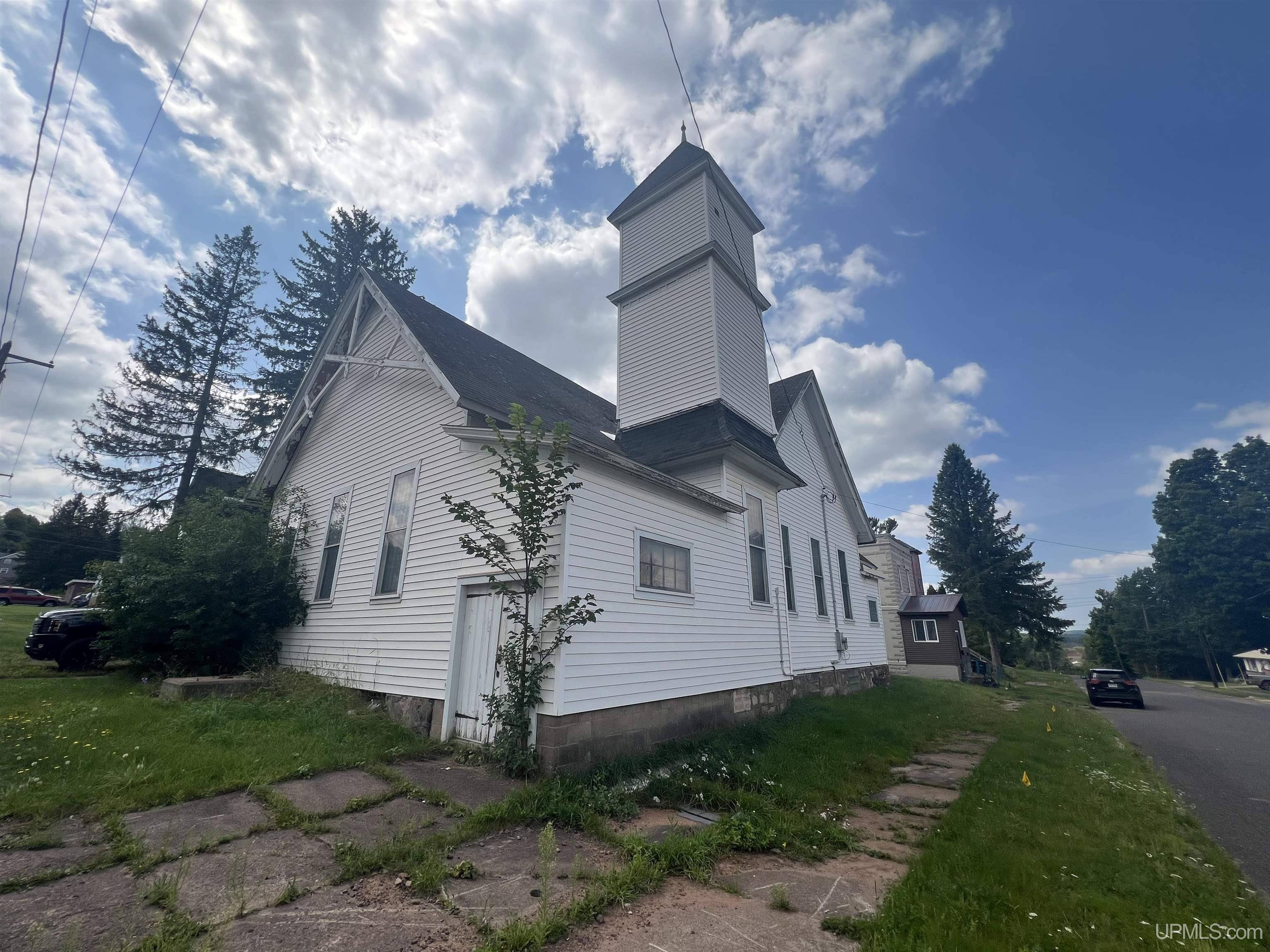 400 S Moore Street, Bessemer, MI 49911