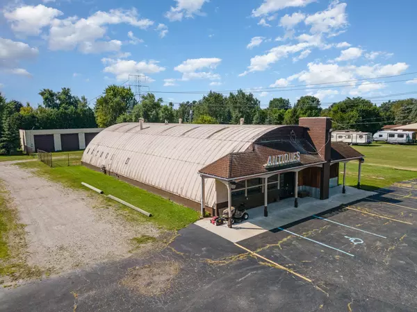 2832 Midland Road, Bay City, MI 48706