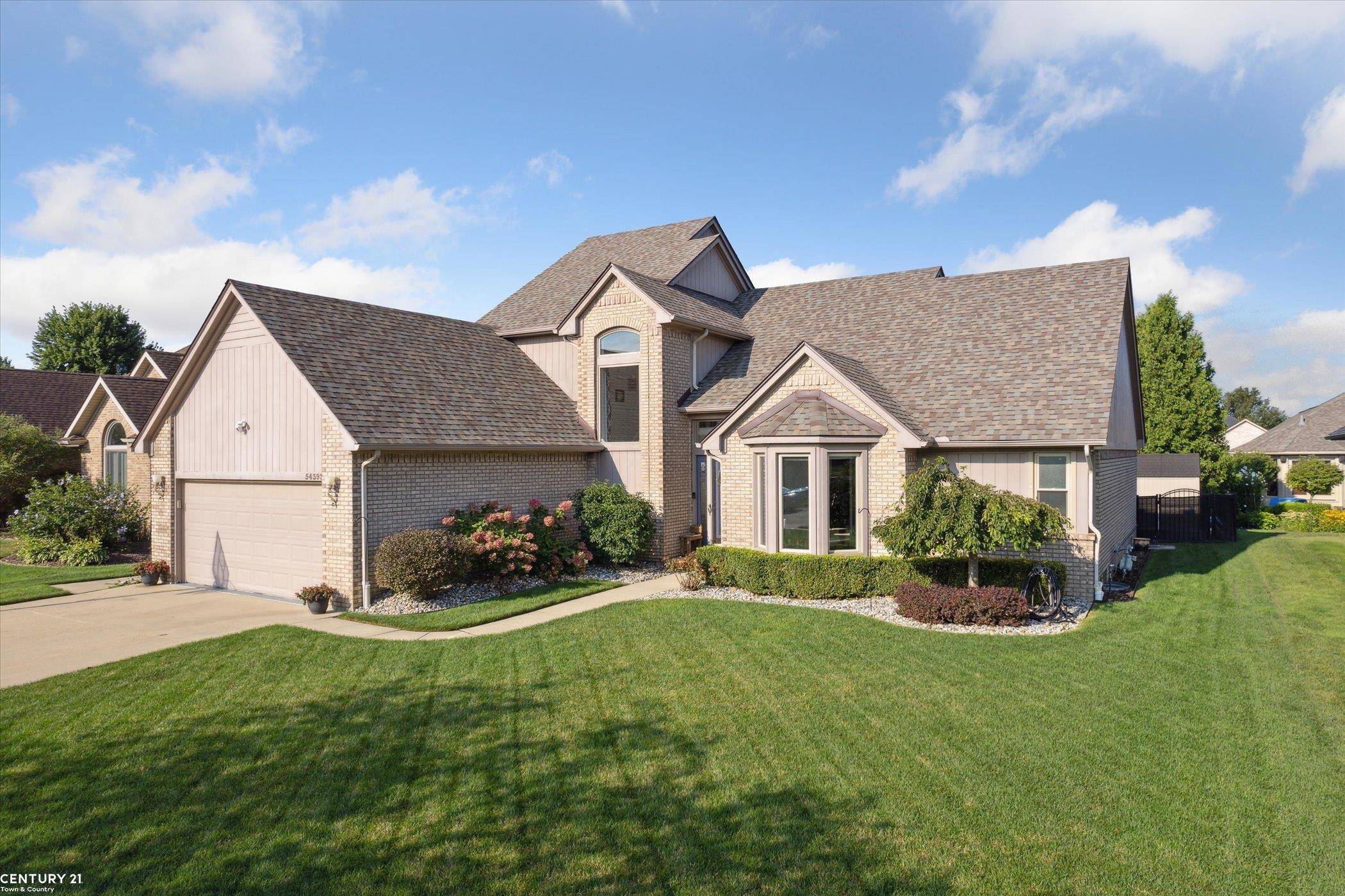 54393 Amber Drive, Macomb, MI 48042