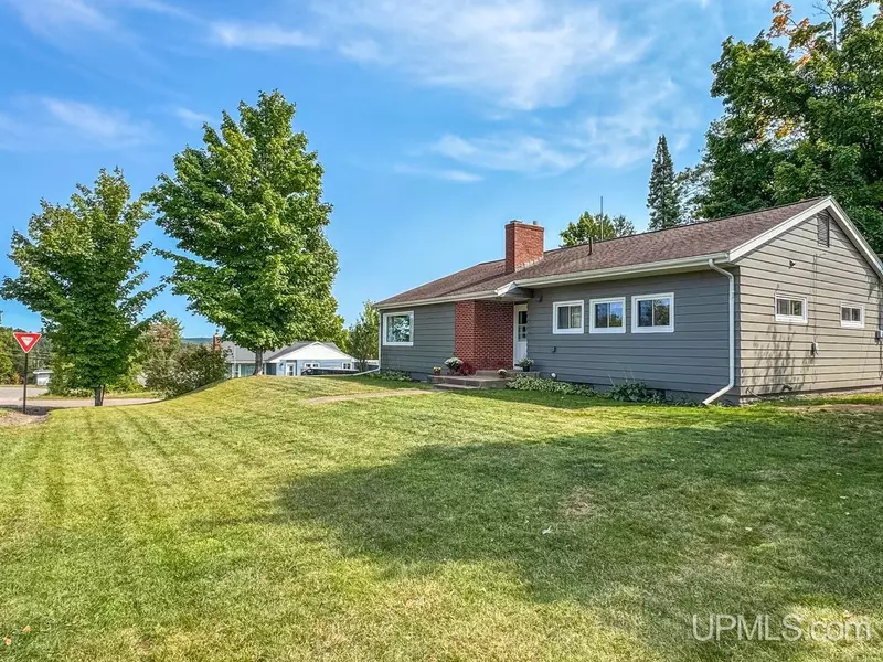 205 Seilo Avenue, Ishpeming, MI 49849