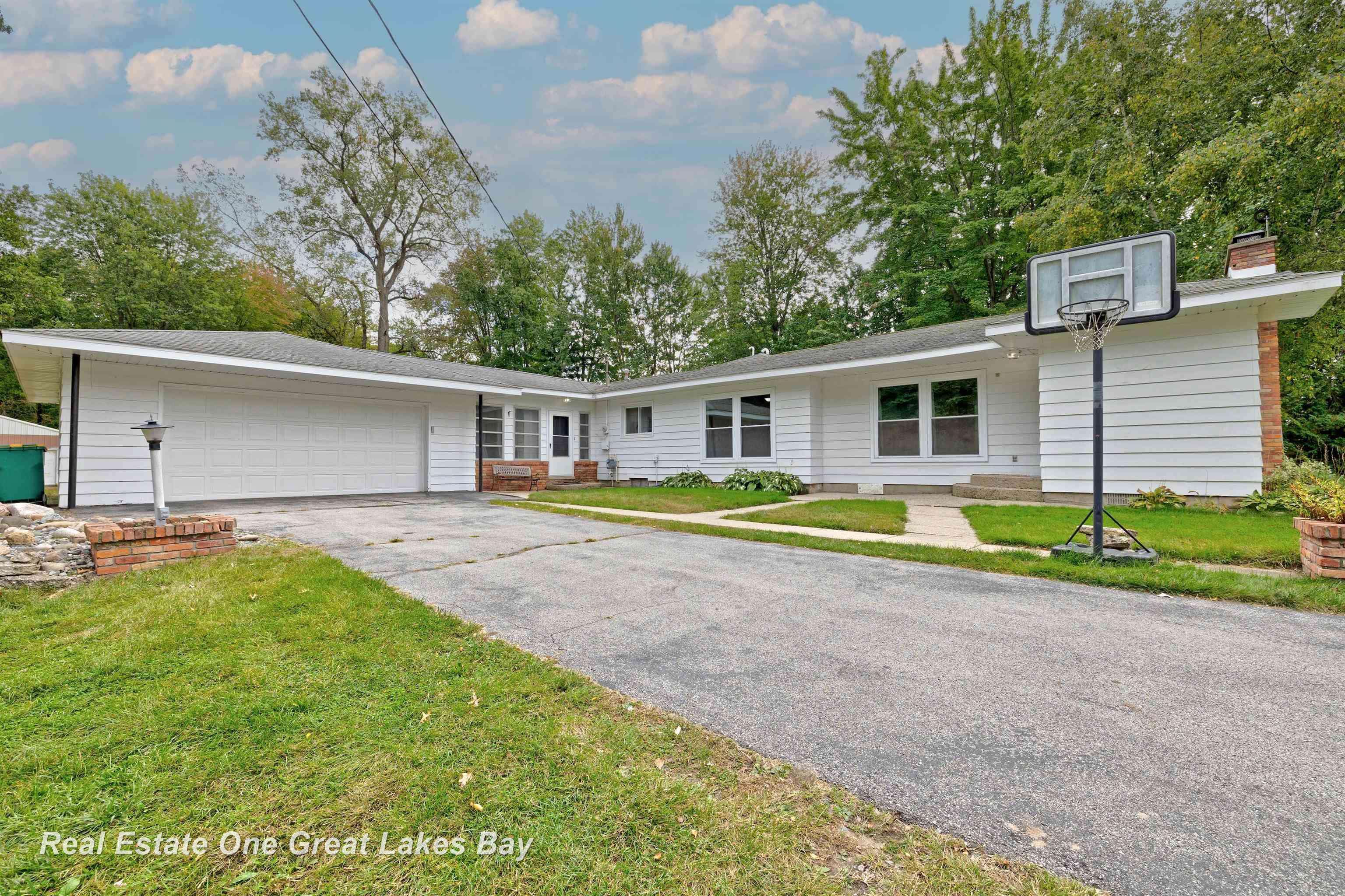 9457 Sheridan Road, Burt, MI 48417