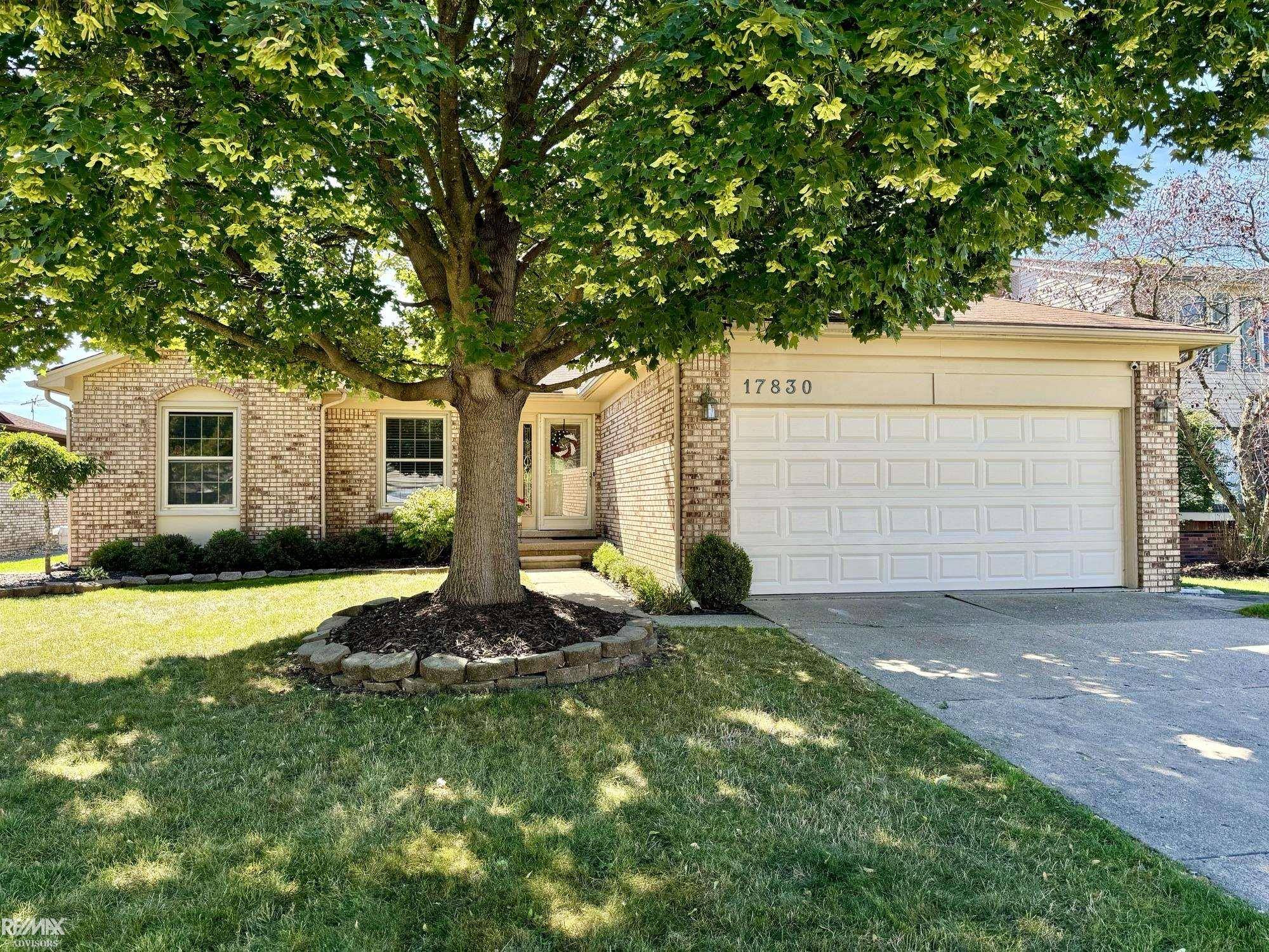 17830 Red Oaks Drive, Macomb, MI 48044