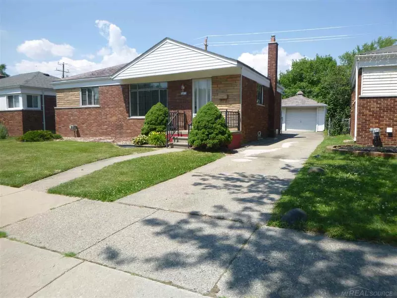 19813 Alger Avenue, Saint Clair Shores, MI 48080