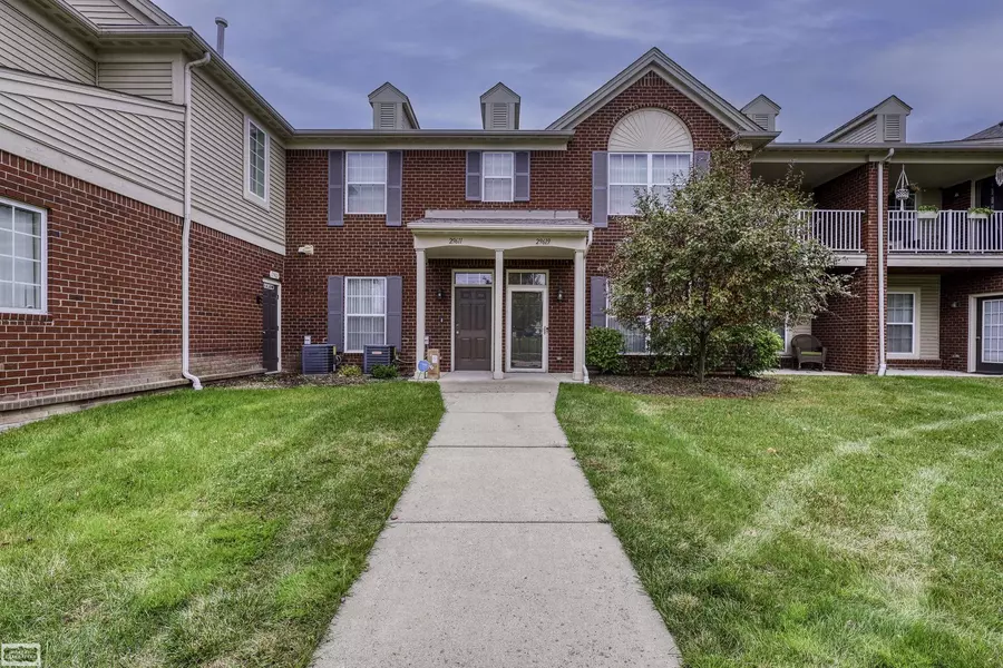 29619 Fox Run Circle, Warren, MI 48092