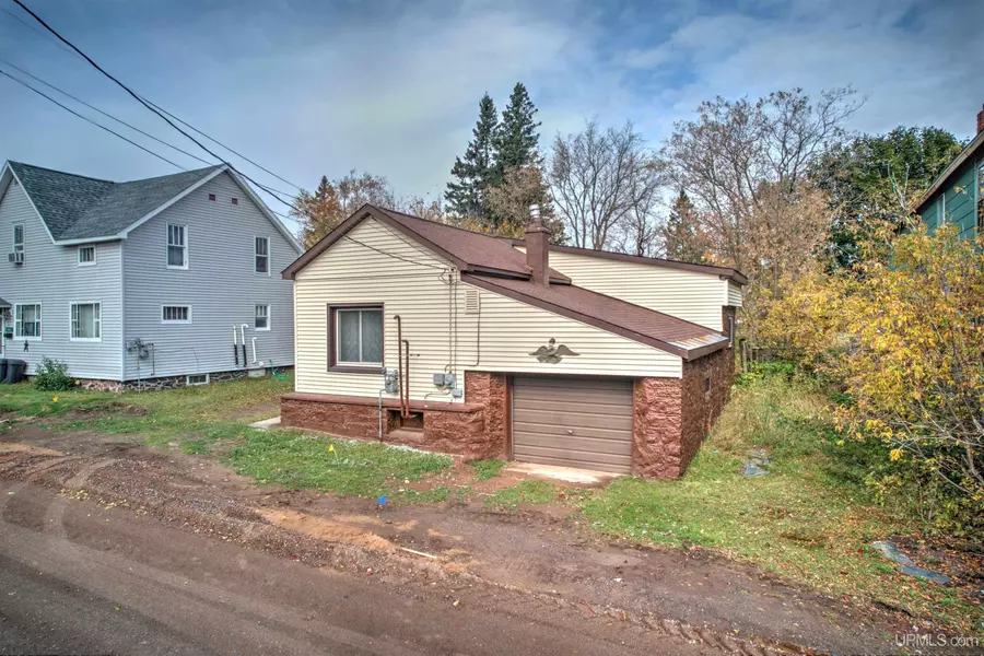 25942 Cedar Street, Calumet, MI 49913