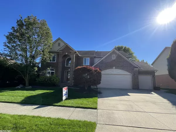 22362 Woodlake Drive, Macomb, MI 48044