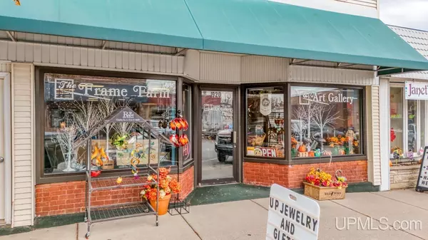 Gladstone, MI 49837,920 Delta Avenue