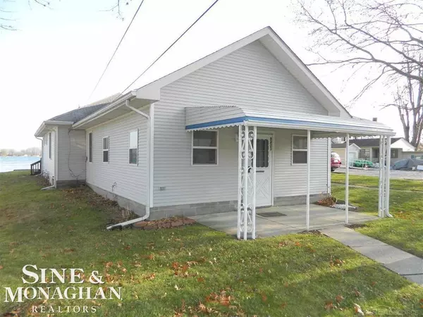 9423 N River Road, Algonac, MI 48001