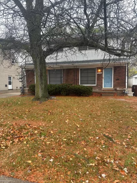 2032 Vernier Road, Grosse Pointe Woods, MI 48236