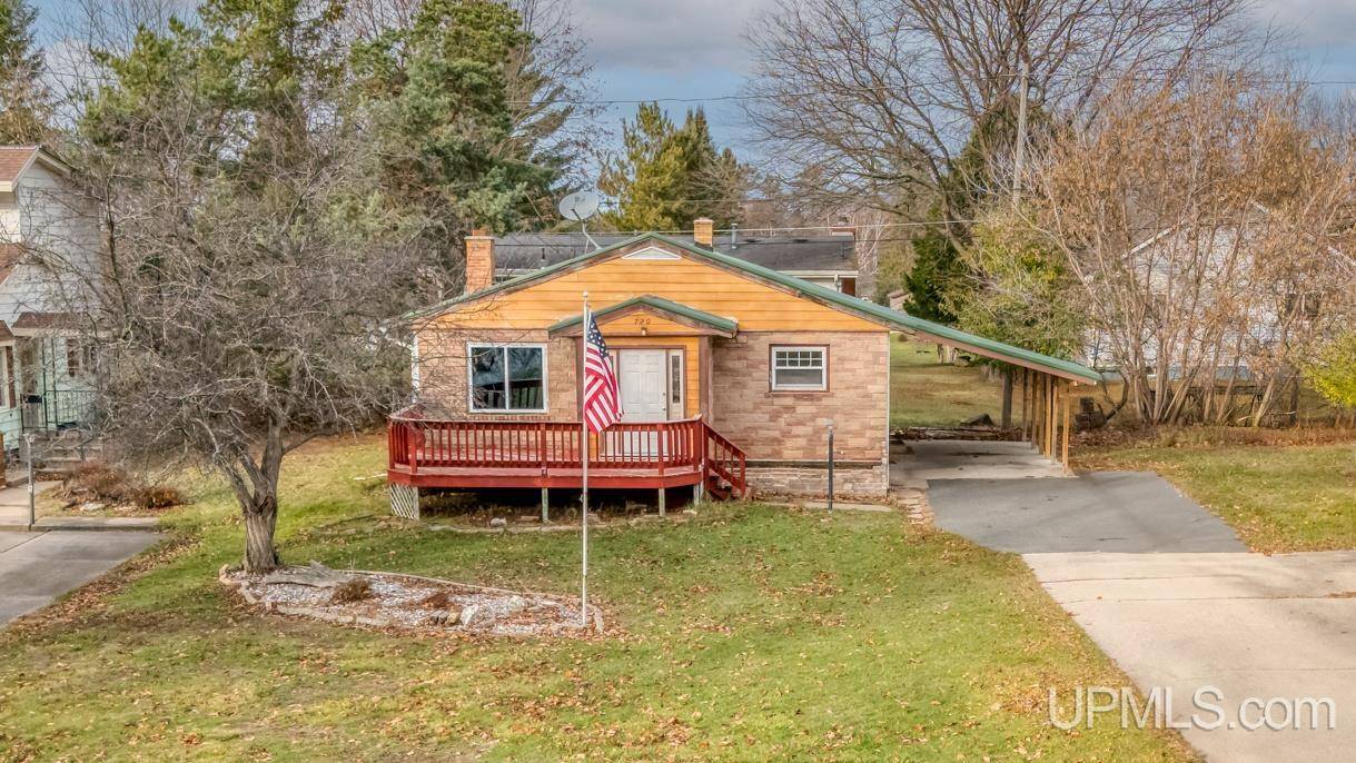 720 E Smith Street, Iron Mountain, MI 49801
