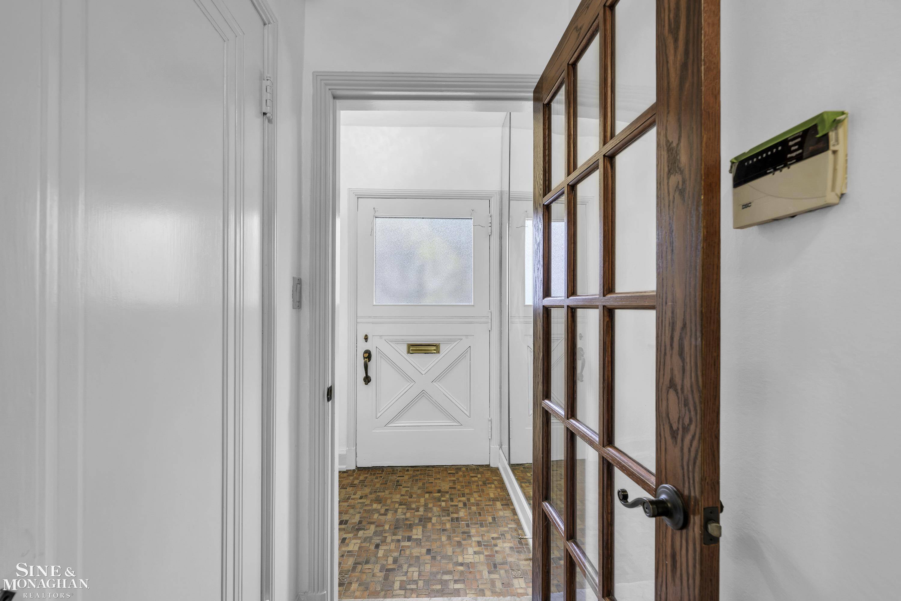Grosse Pointe, MI 48230,31 Cranford Lane