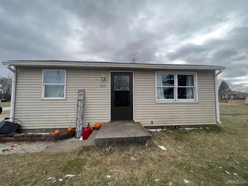 2237 S 18th Avenue, Escanaba, MI 49829