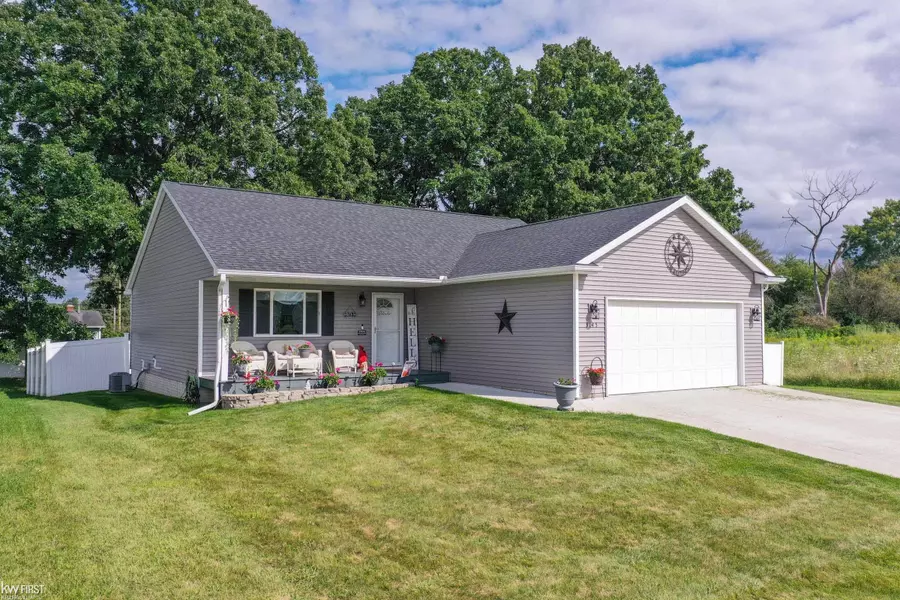 3145 Dahlia Drive, Burton, MI 48519