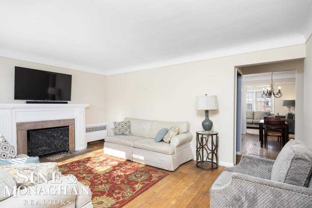 Grosse Pointe Woods, MI 48236,1930 Norwood Drive