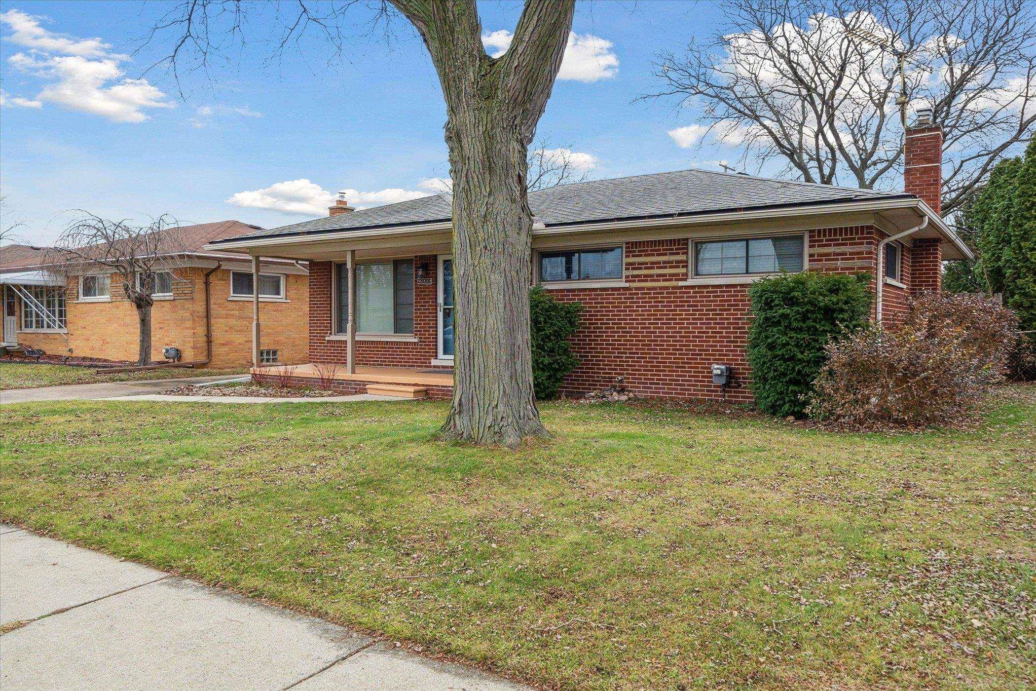 Saint Clair Shores, MI 48081,28006 Rosebriar Street