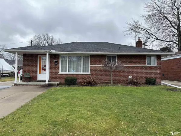 22212 Visnaw Street, Saint Clair Shores, MI 48081