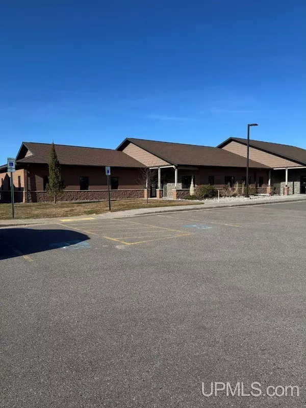 2844 Venture Drive, Marquette, MI 49855