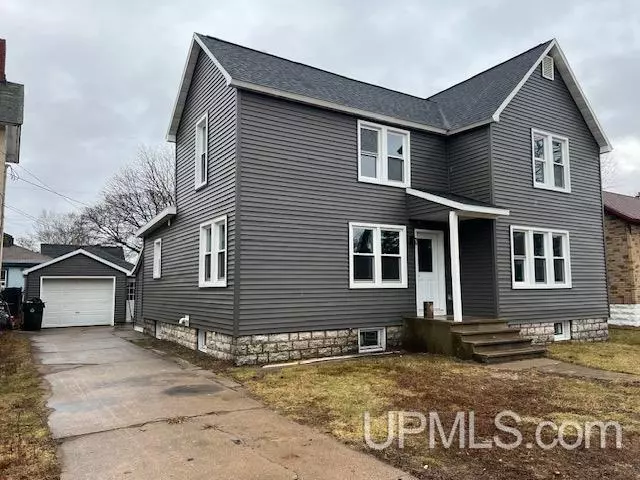 407 S 9th Street, Escanaba, MI 49829