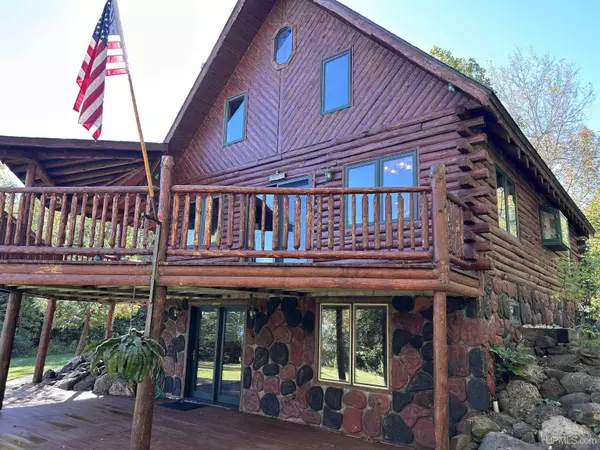 16189 East Shore Road, Bergland, MI 49910