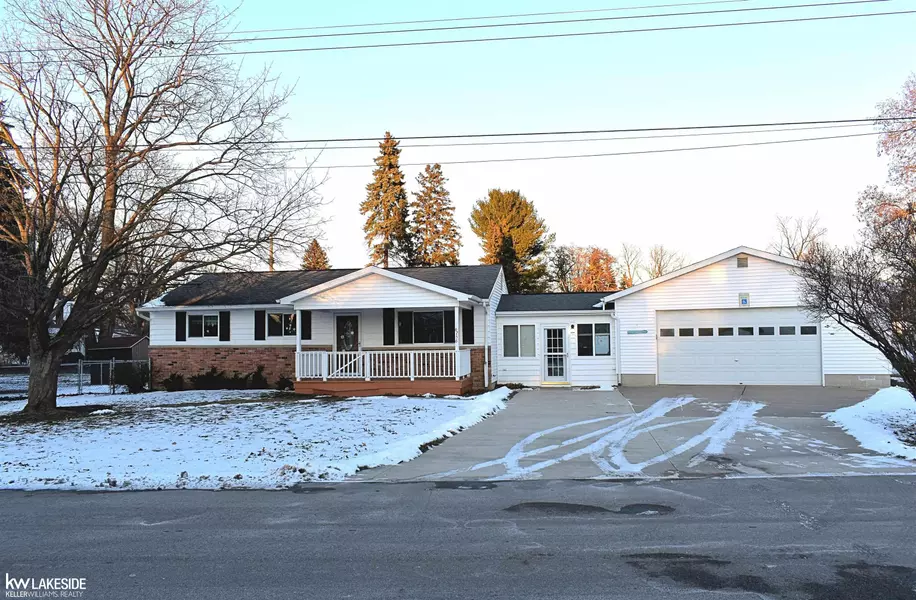 6756 West Street, Caseville, MI 48725