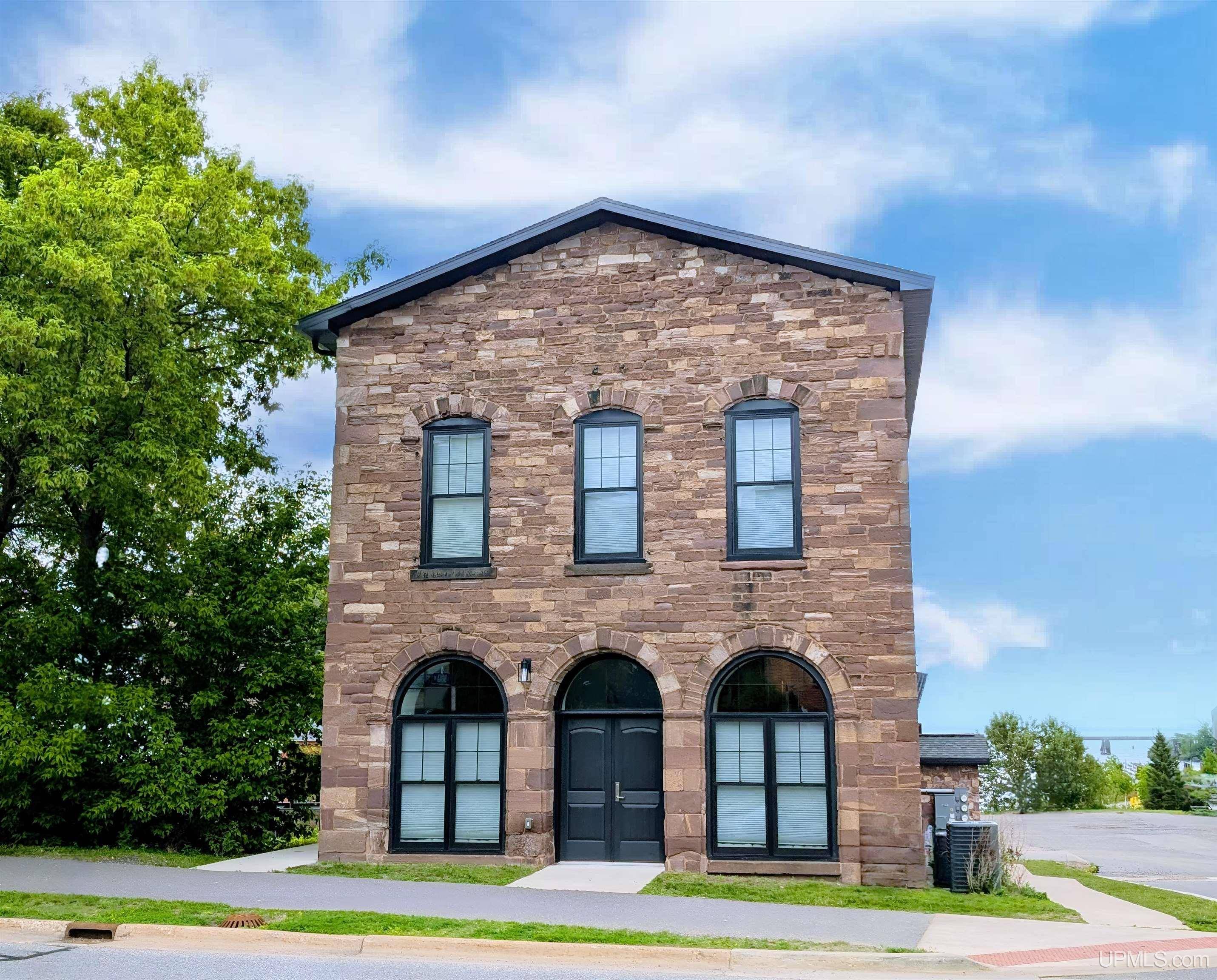 Marquette, MI 49855,311 S Lakeshore Boulevard