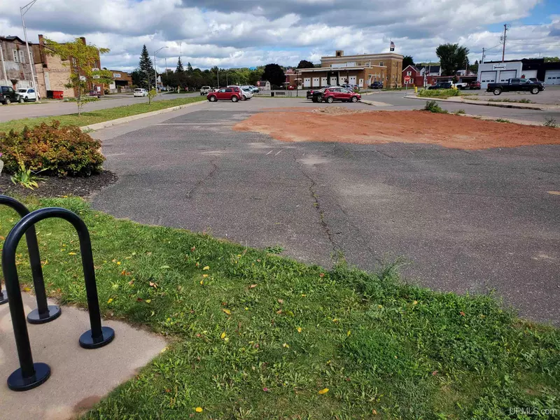 101 Bank Street, Ishpeming, MI 49849