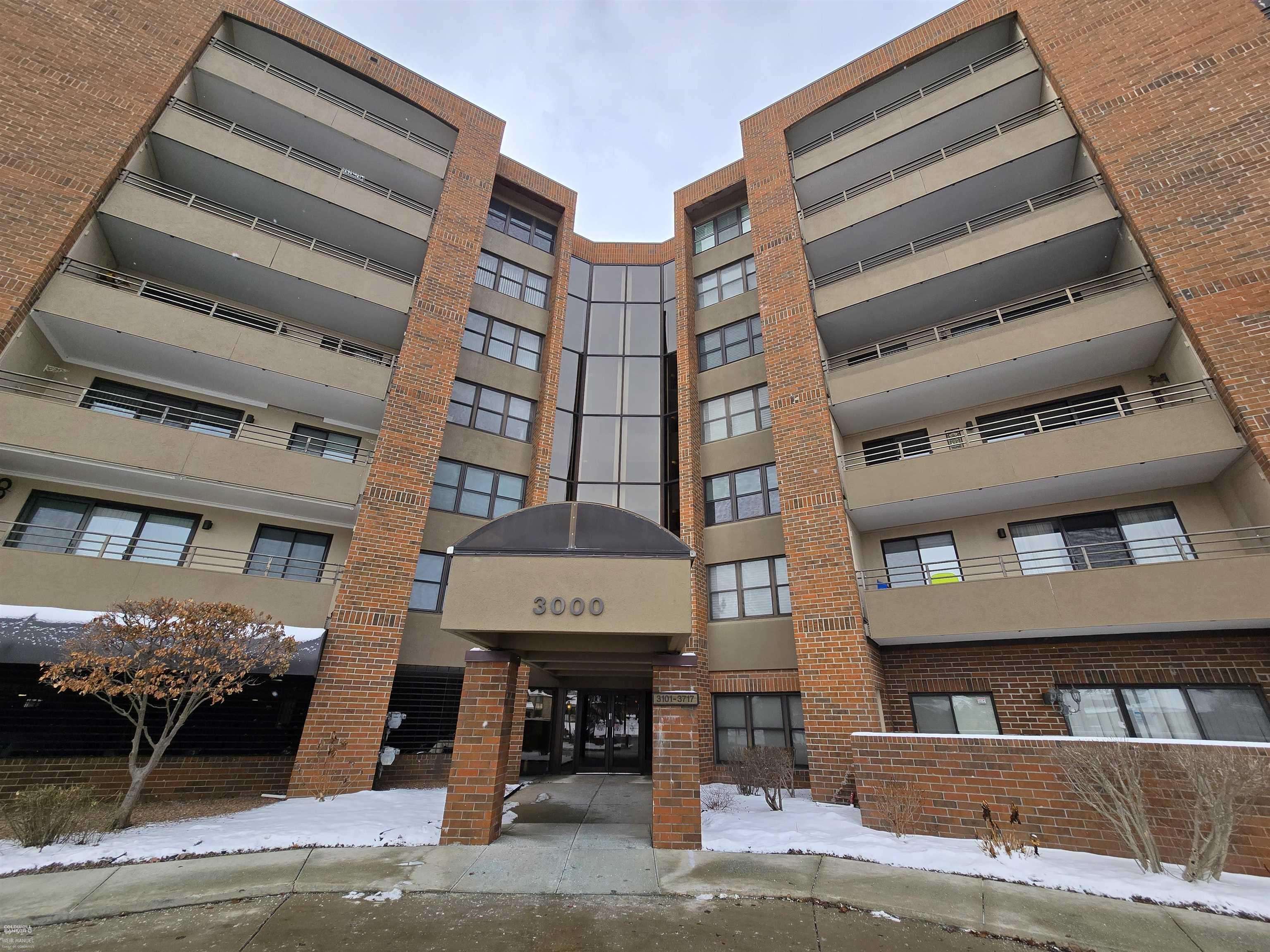3406 Country Club Drive, Saint Clair Shores, MI 48082