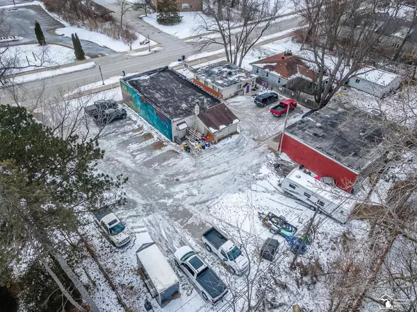 Grosse Ile, MI 48138,8604 Macomb Street