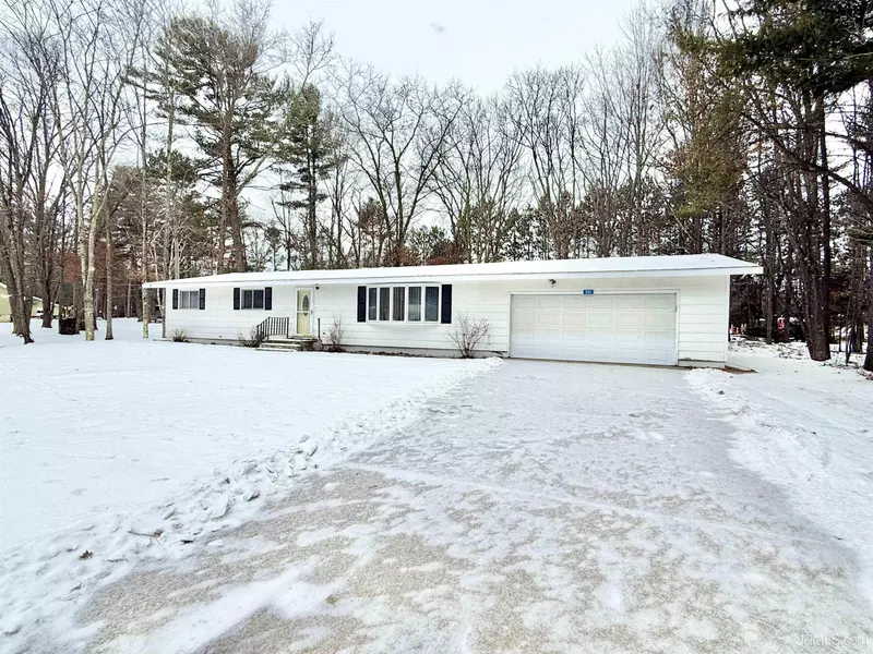 5723 Birch 0.1 Street, Gladstone, MI 49837