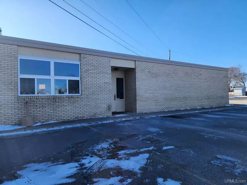 322 S Lincoln Road, Escanaba, MI 49829