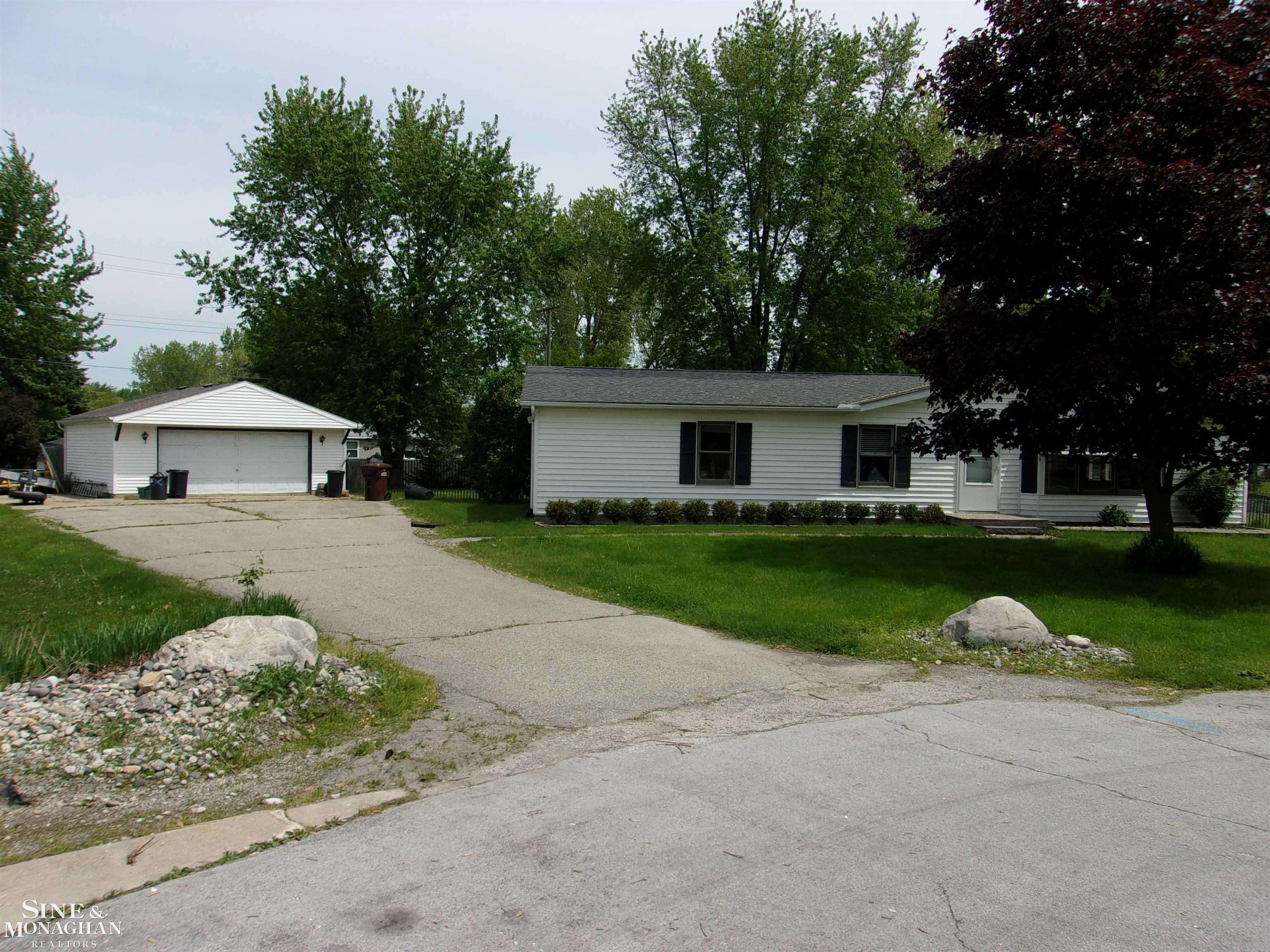 1575 Grandview Court, Saint Clair, MI 48079