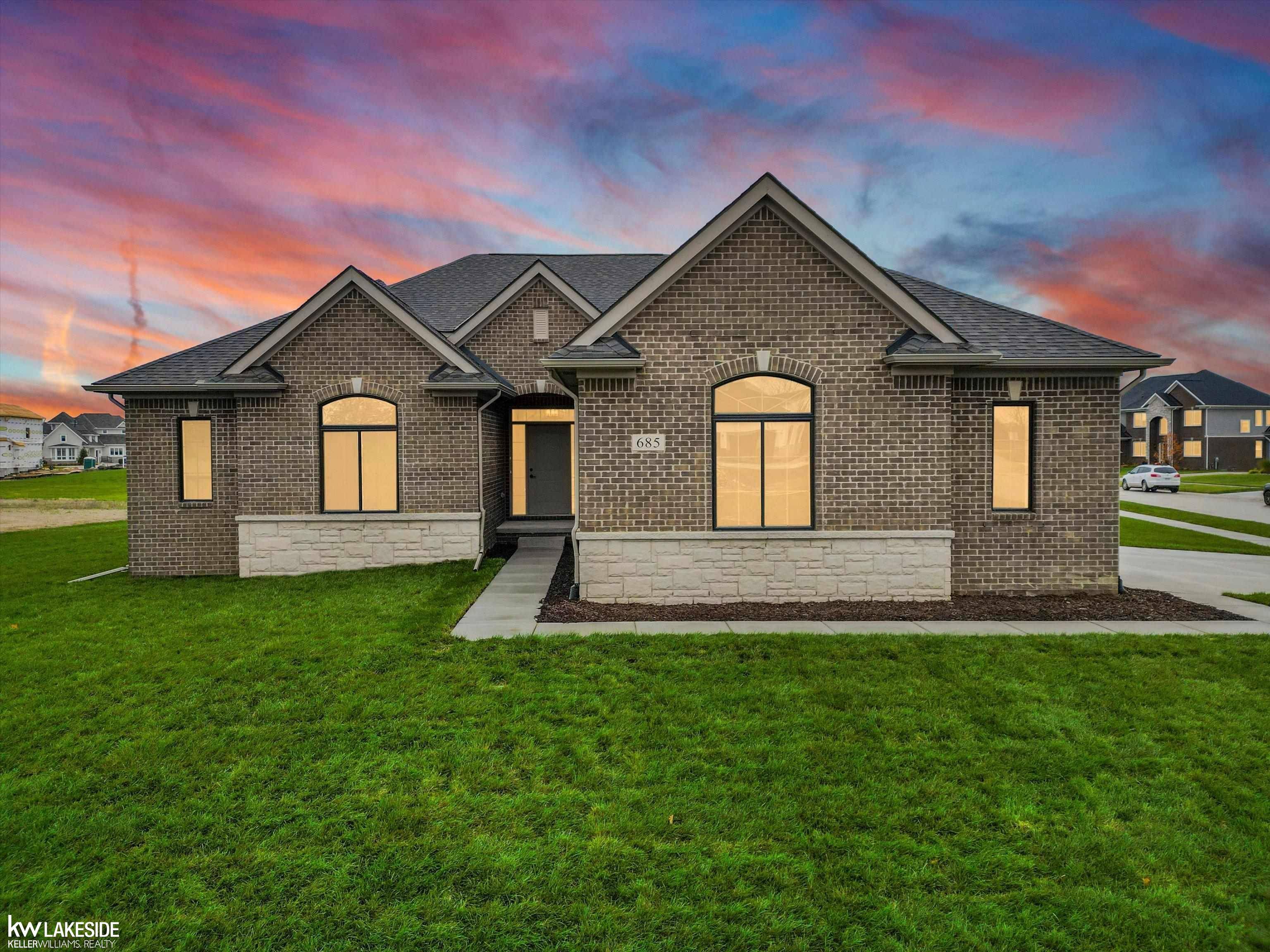 685 Marlayna Drive, Oxford, MI 48371