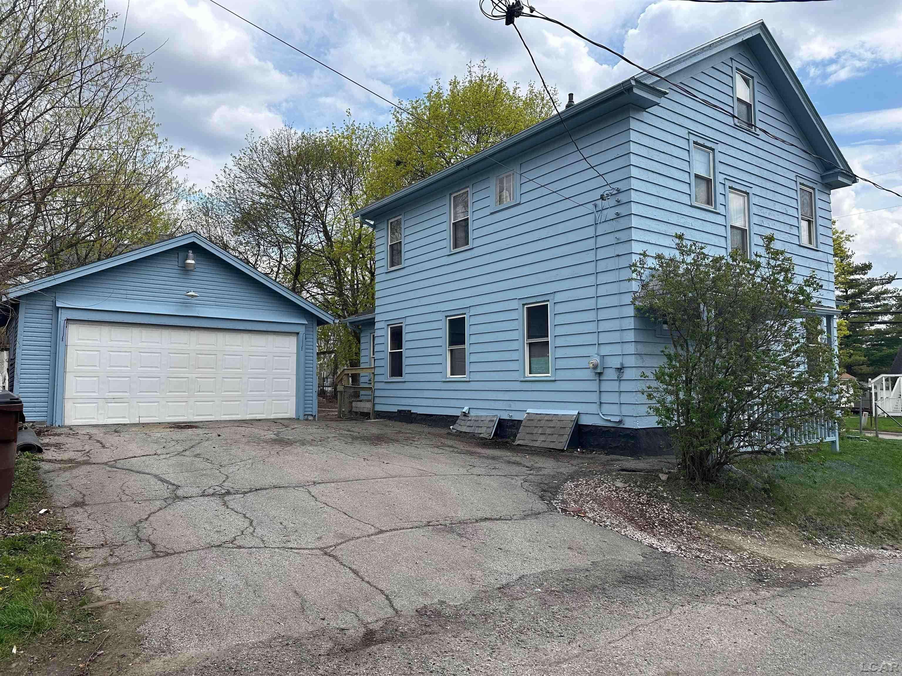 118 W Beecher Street, Adrian, MI 49221