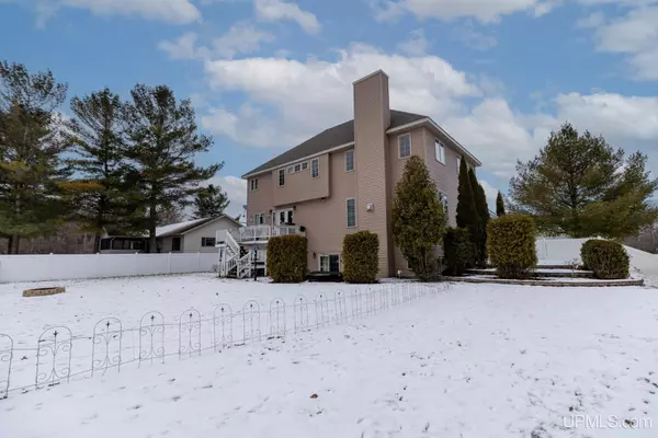 Escanaba, MI 49829,513 S 32nd Street
