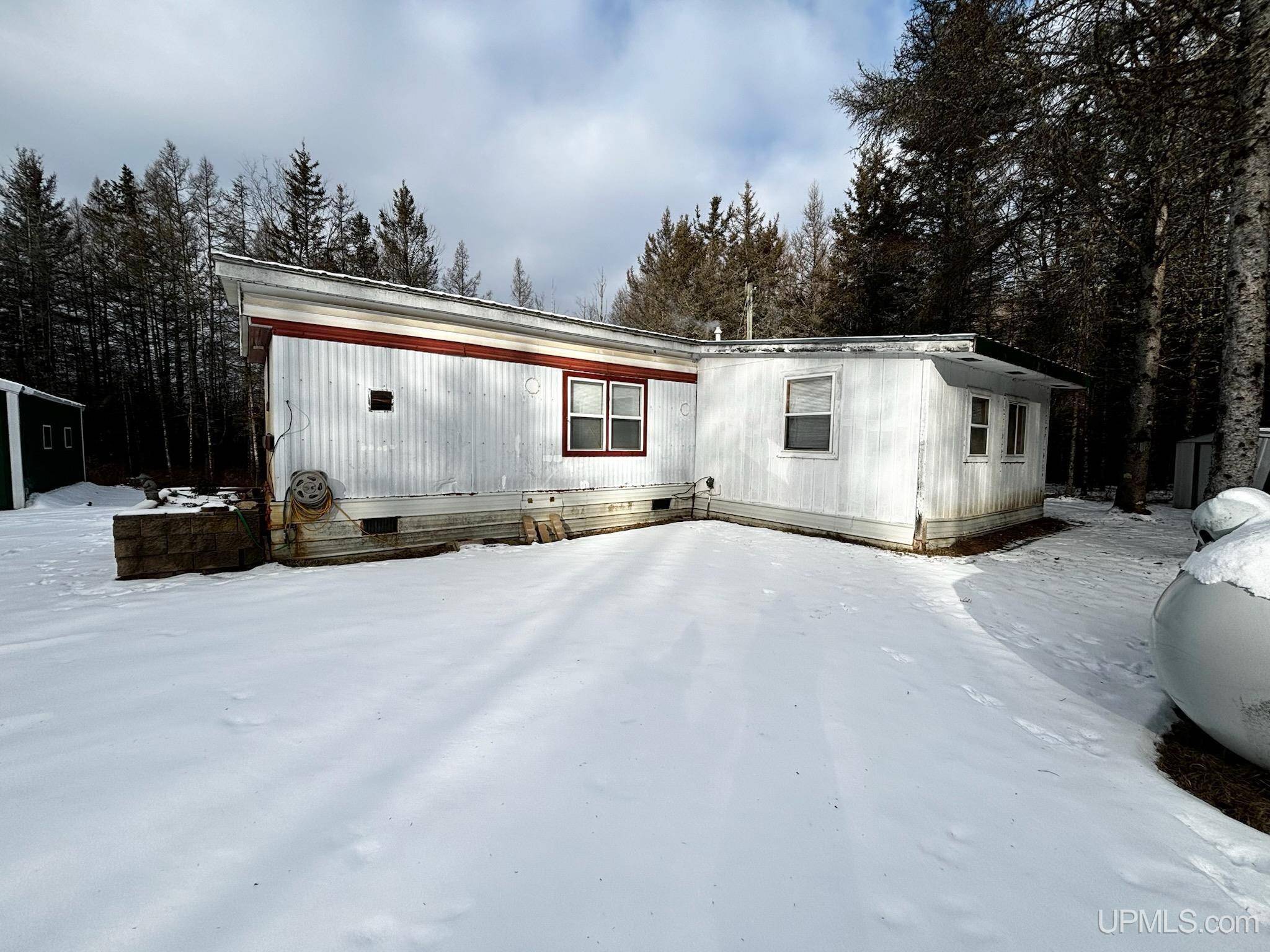 N21351 PACH F-1 Lane, Perronville, MI 49873