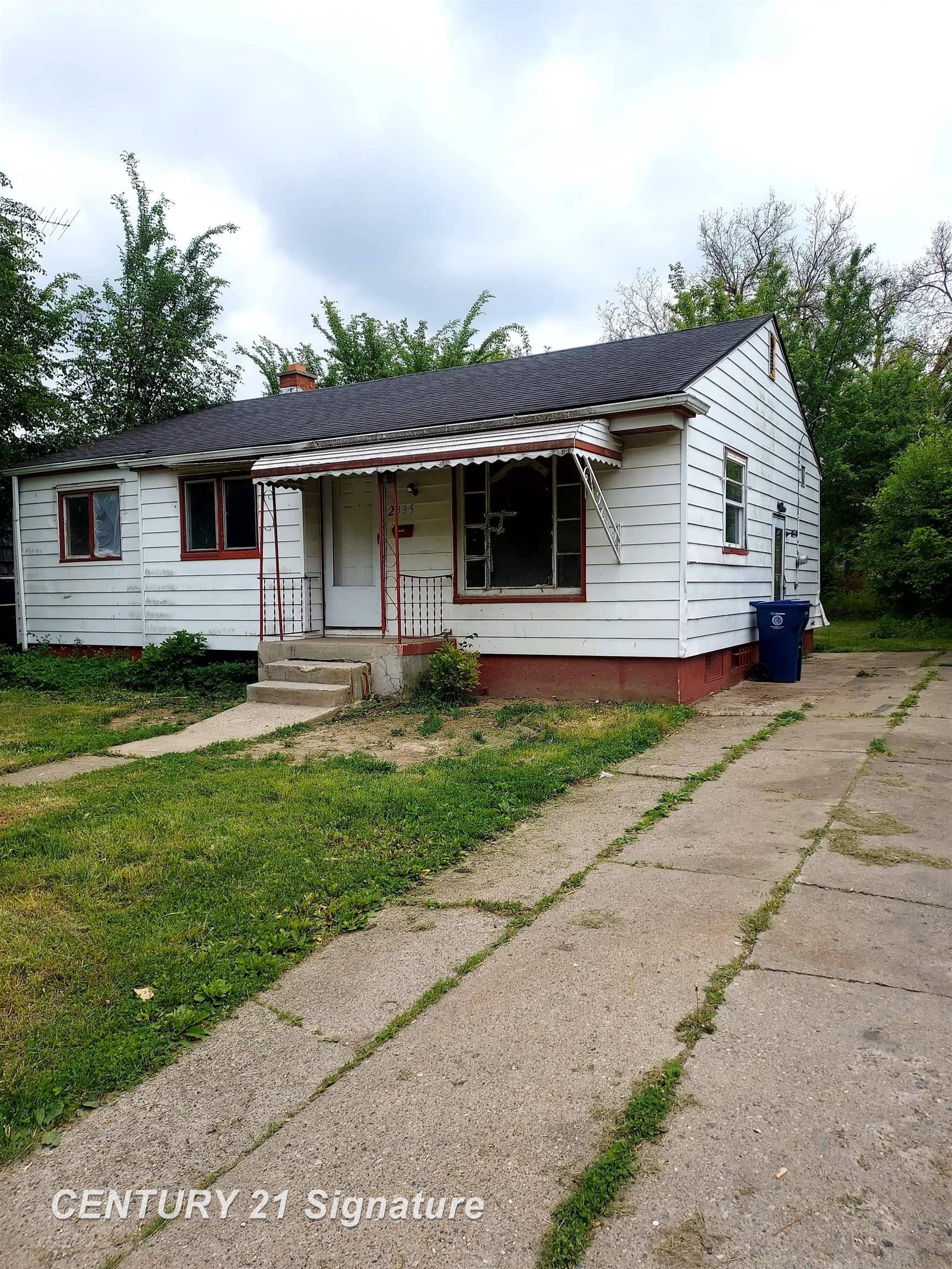 2335 Santa Barbara Drive, Flint, MI 48504