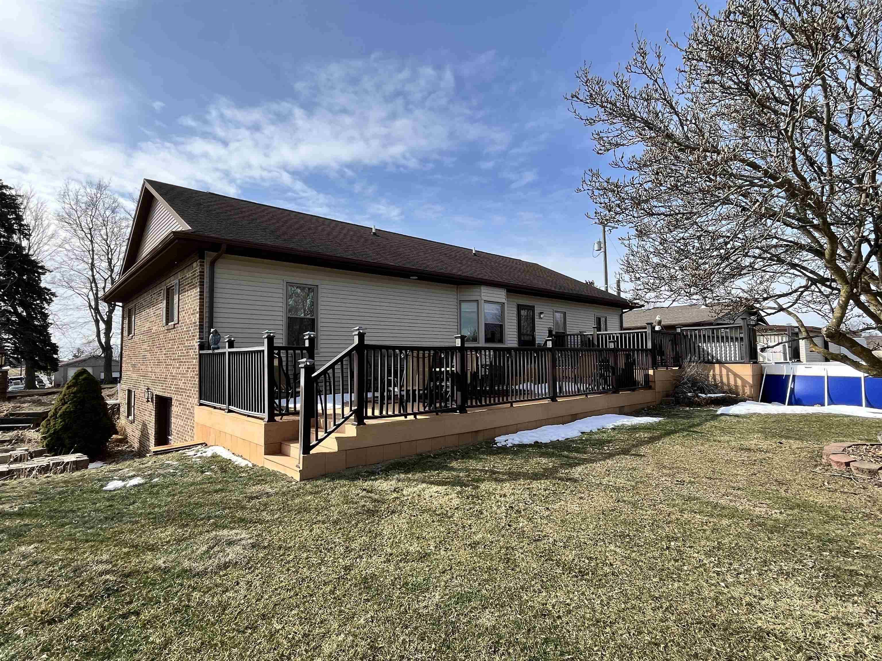 Grand Blanc, MI 48439,7433 E Maple Avenue