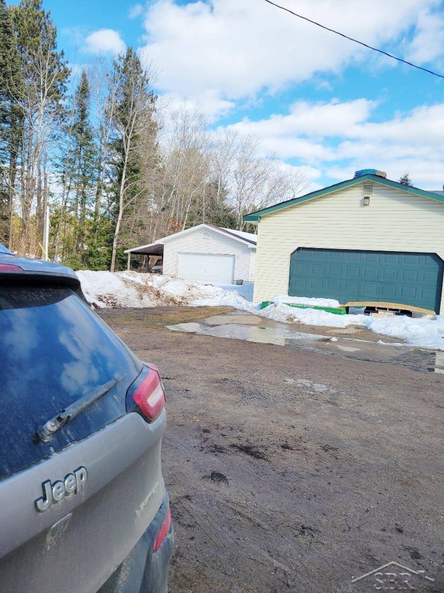 Roscommon, MI 48653,390 N Roscommon Road