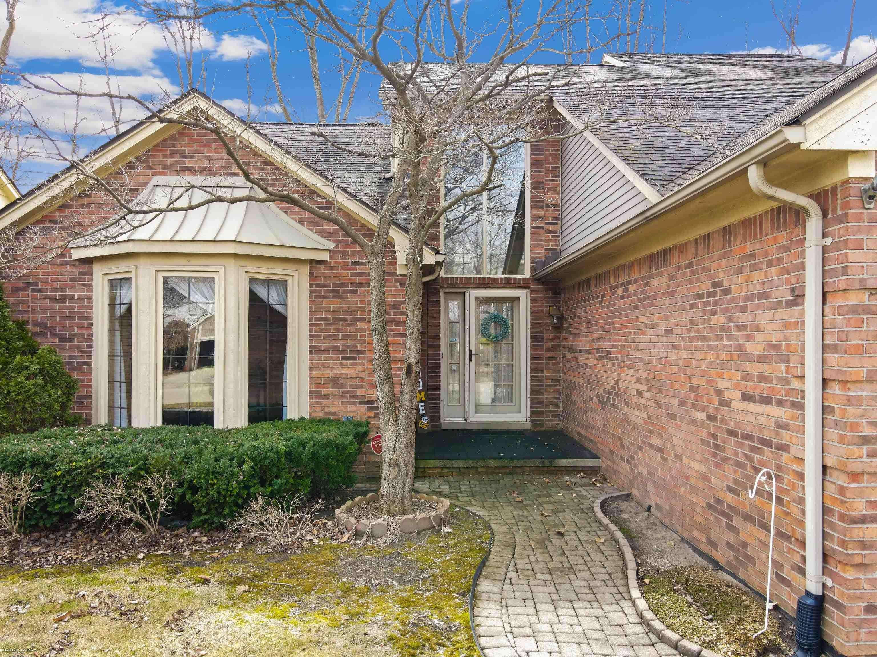 Sterling Heights, MI 48313,13814 Heatherwood Drive