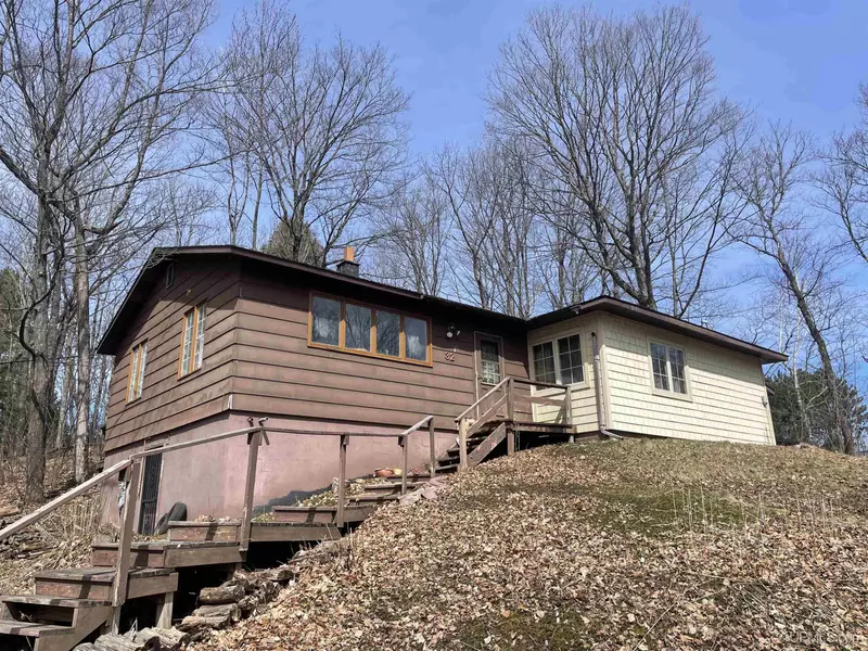 32 Lakeview Lane, Ishpeming, MI 49849