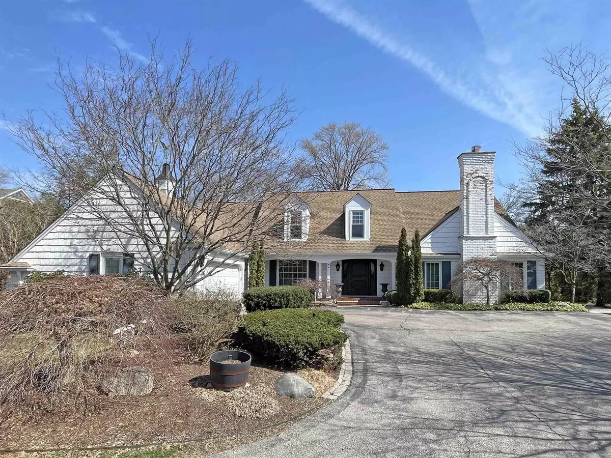 Grosse Pointe, MI 48236,4 Island Lane