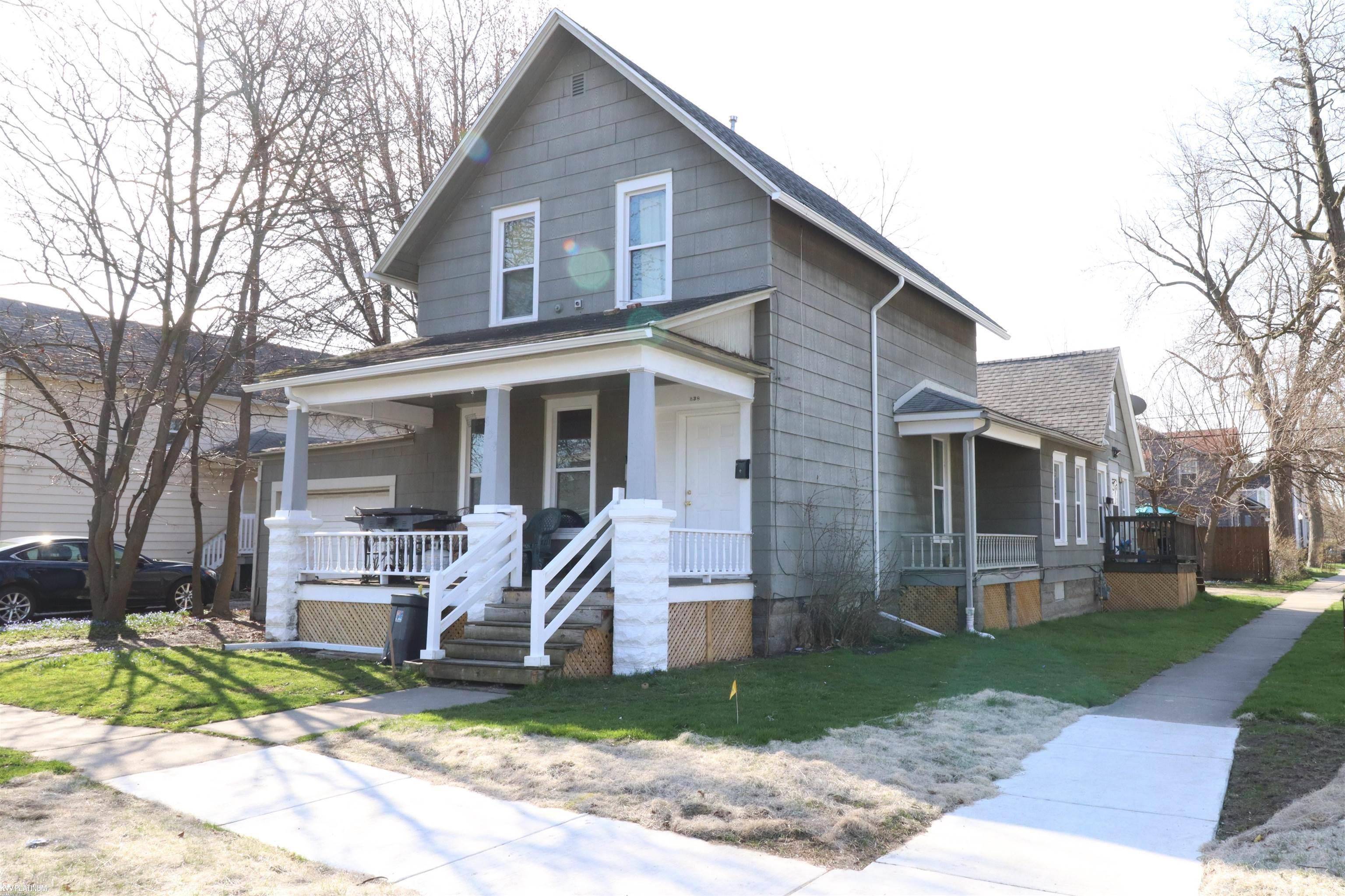 838 Wall Street, Port Huron, MI 48060-5440