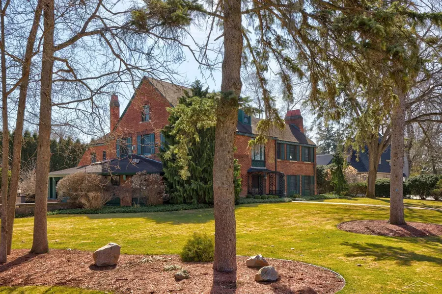 27 W Hannum Boulevard, Saginaw, MI 48602