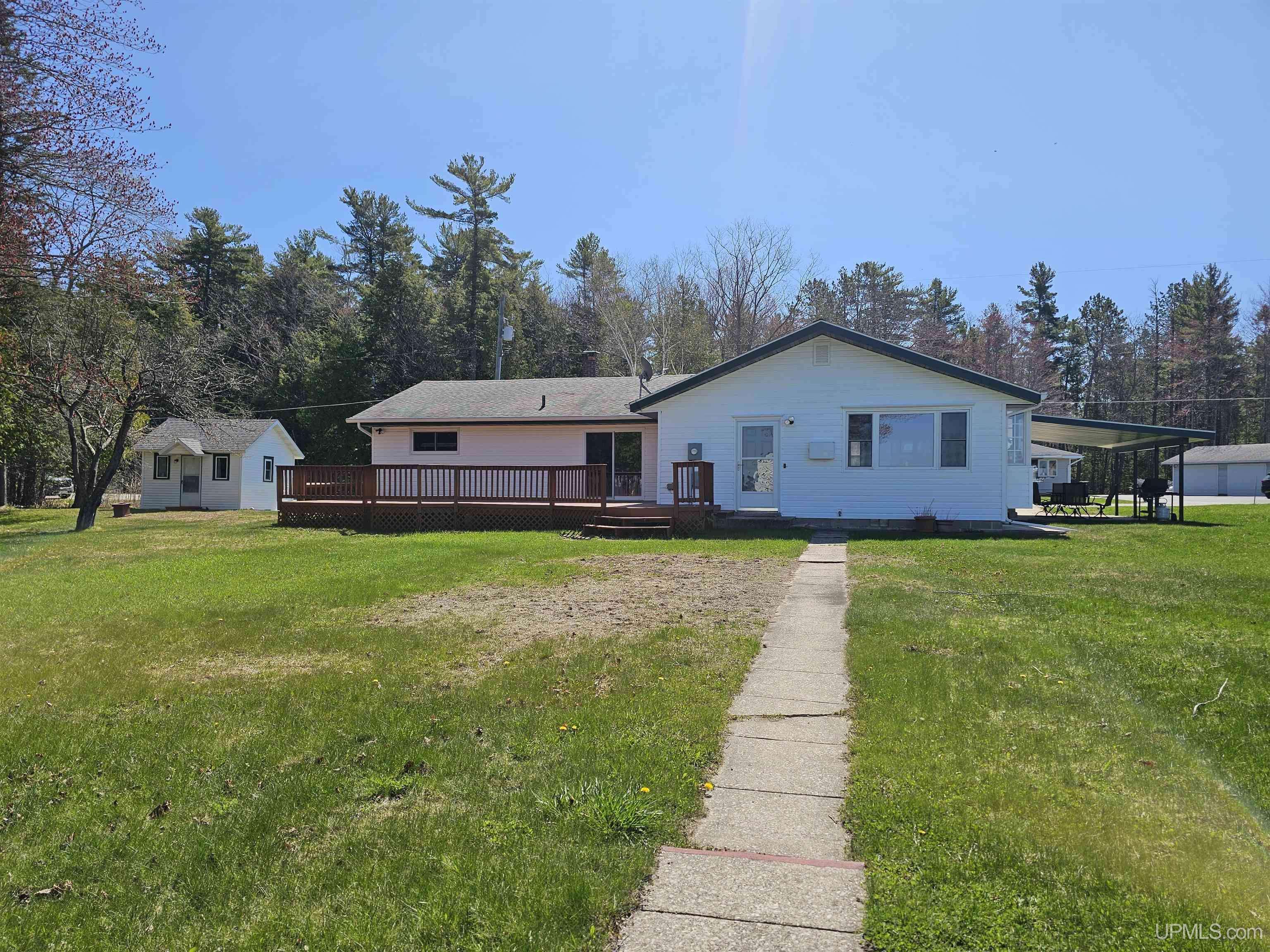 885 N Co Rd 441 Road, Manistique, MI 49854