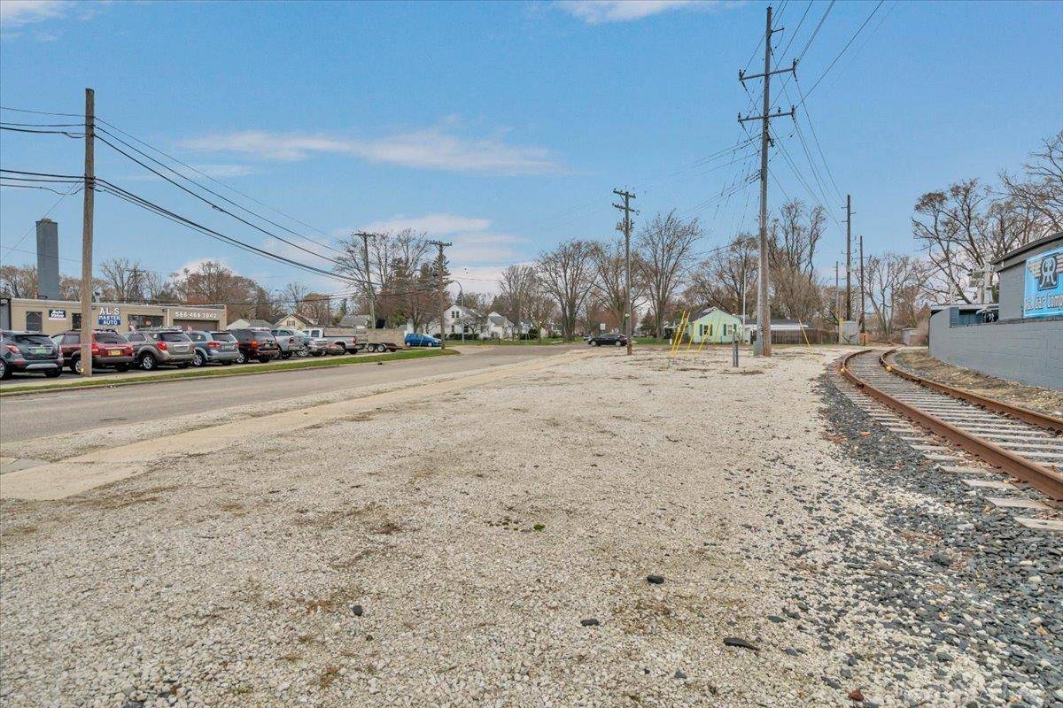 N Gratiot Avenue,  Mount Clemens,  MI 48043