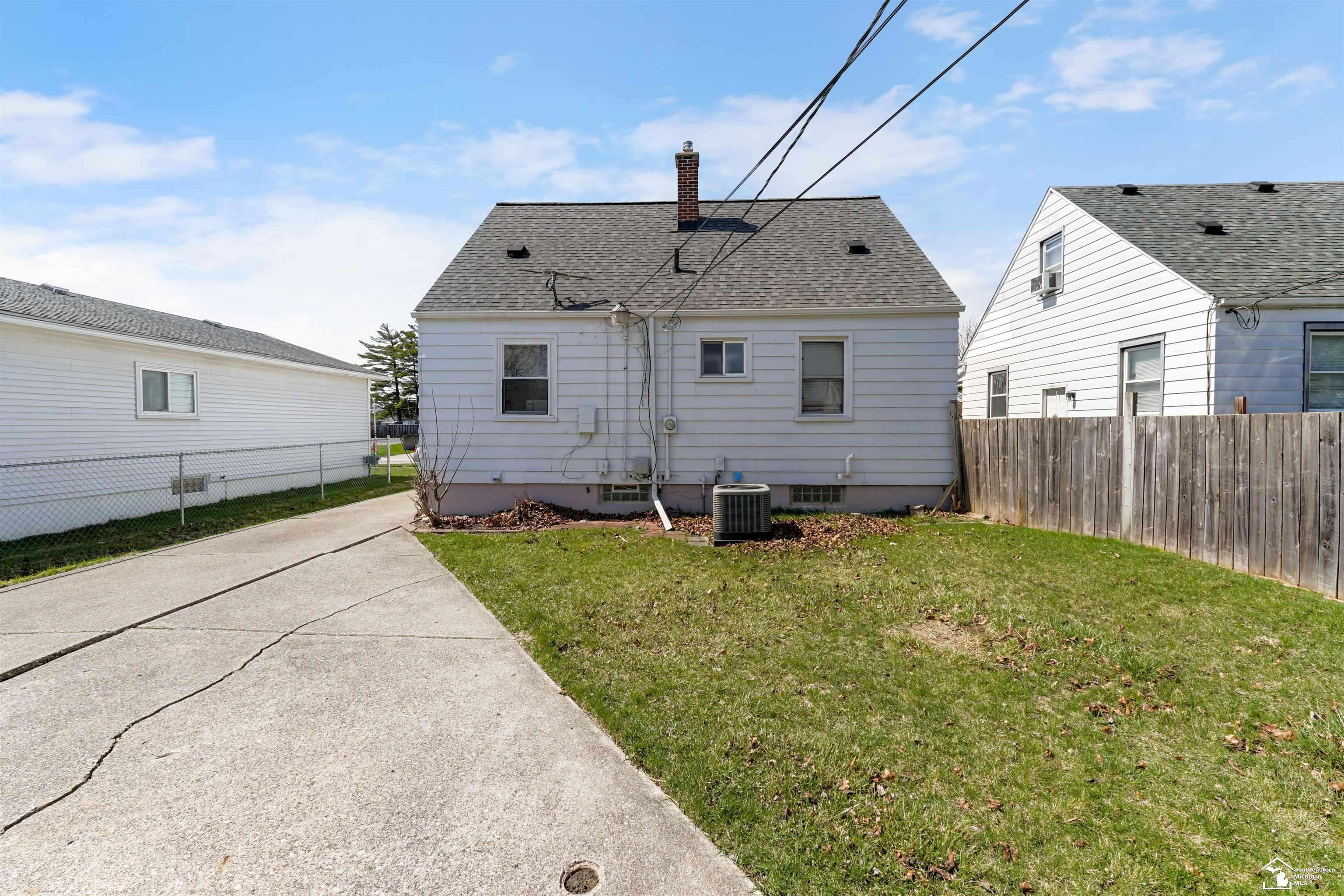Roseville, MI 48066,26084 Chippendale Street