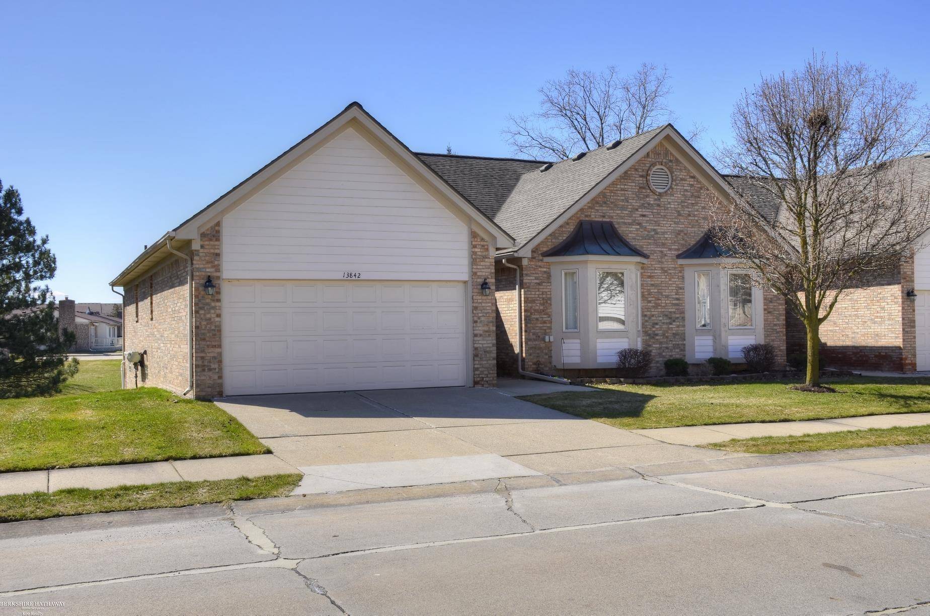Shelby Twp, MI 48315,13842 Treeland Dr Drive