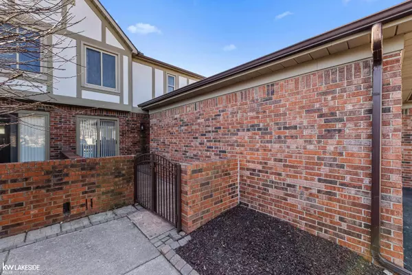 Utica, MI 48315,49312 Glasco Court